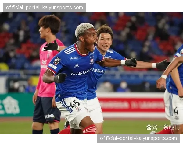 亚冠联赛东亚区决赛:全北现代凭借客场进球优势淘汰横滨水手