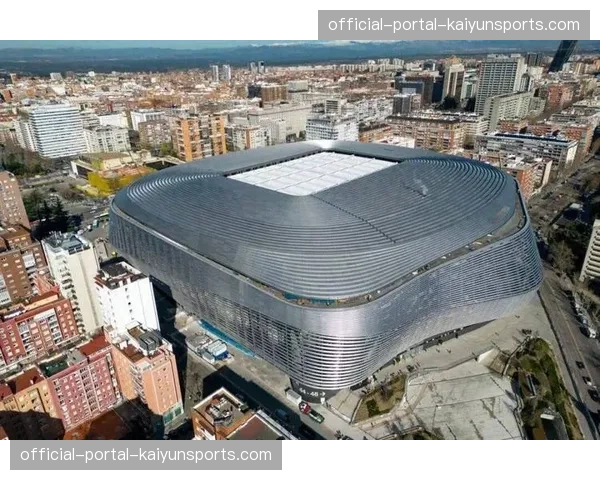 伯纳乌球场升级照明系统，旨在为边路高速攻防提供更佳电视转播画面