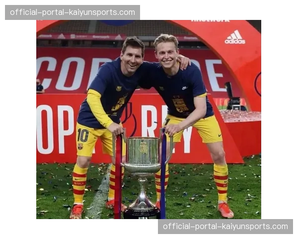 巴萨中场德容因伤仍在健身房恢复，大概率无缘对阵马竞